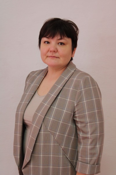 Чиняева Эльвира Владимировна.